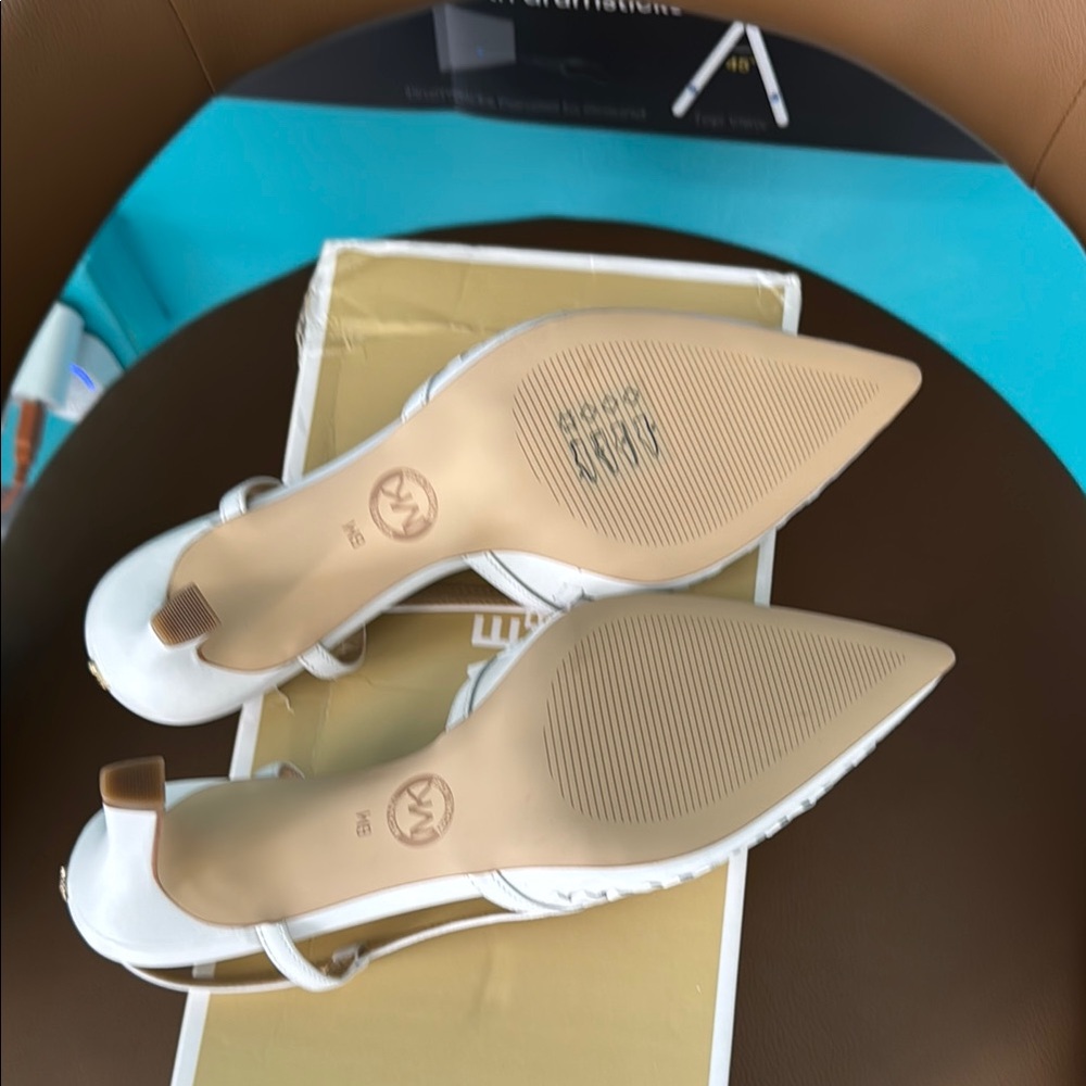 Michael Kors alora mid sling white pumps - Picture 5 of 5